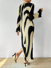 Privรฉ Women's Pattern Printed Bell Sleeve Dress shein